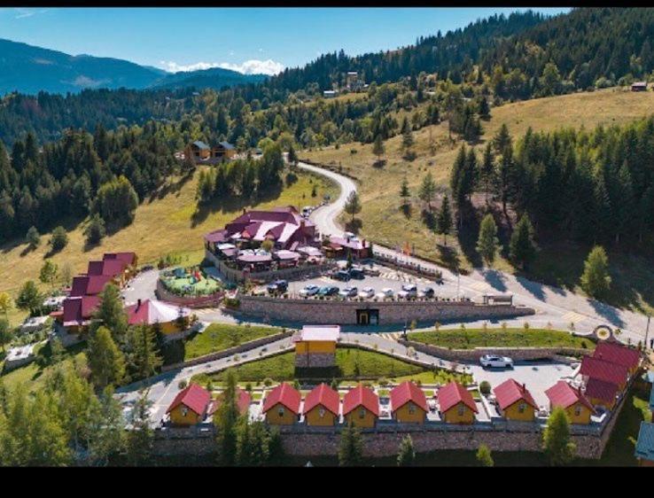 Malesia Eko Resort Peja Kültér fotó