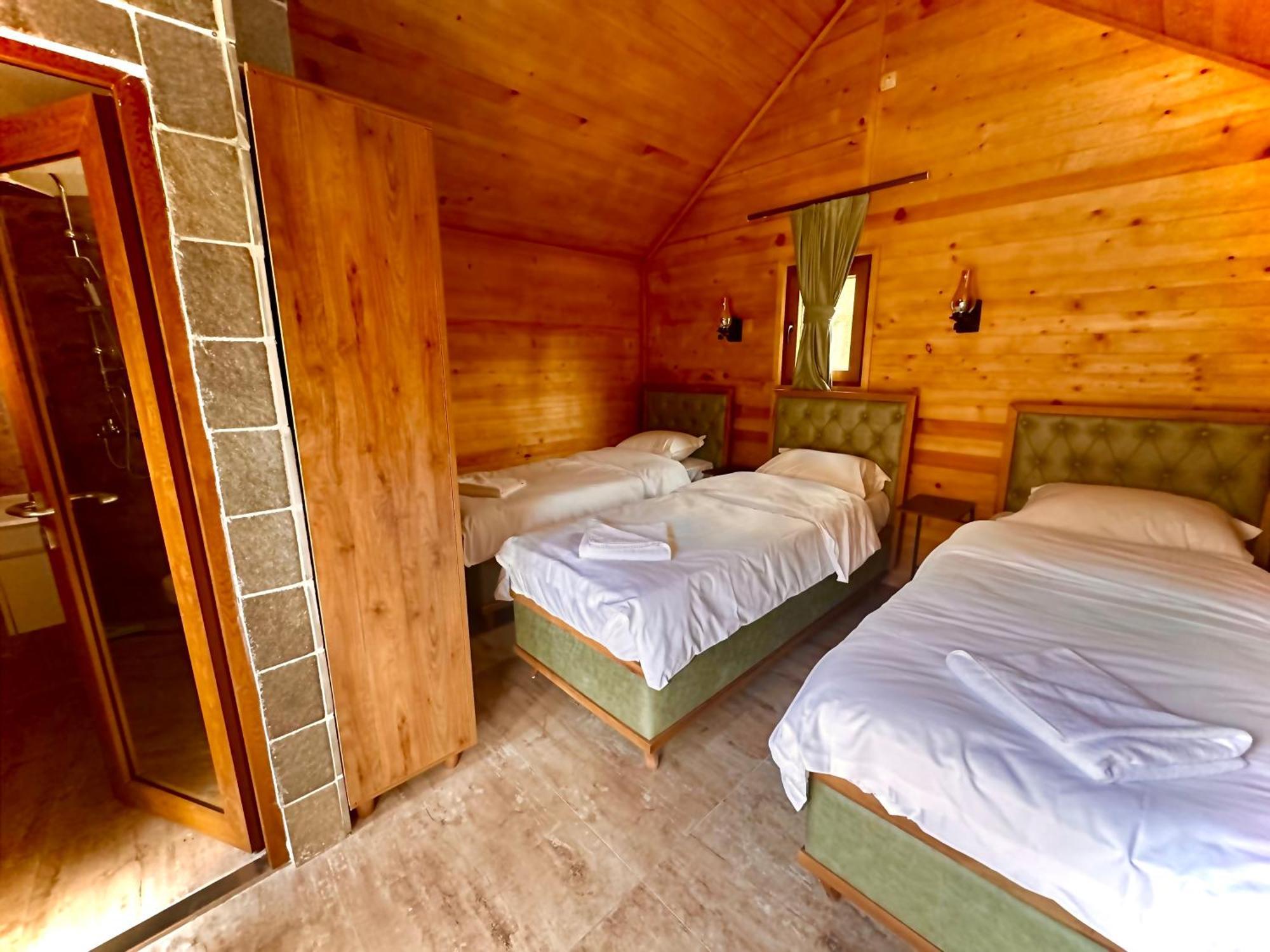 Malesia Eko Resort Peja Kültér fotó