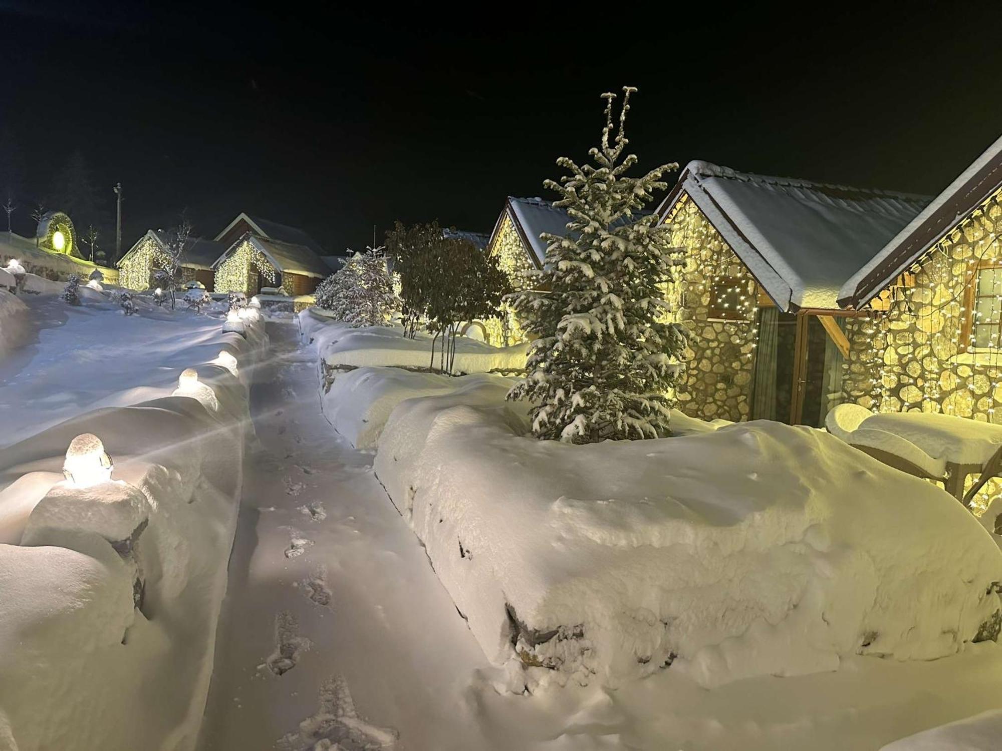 Malesia Eko Resort Peja Kültér fotó